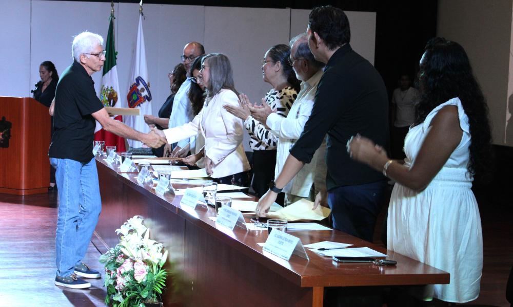 CUCosta rinde homenaje a su personal por décadas de servicio y compromiso con la educación