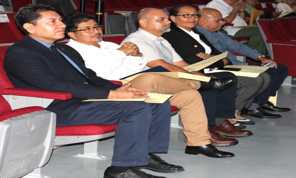 CUCosta rinde homenaje a su personal por décadas de servicio y compromiso con la educación