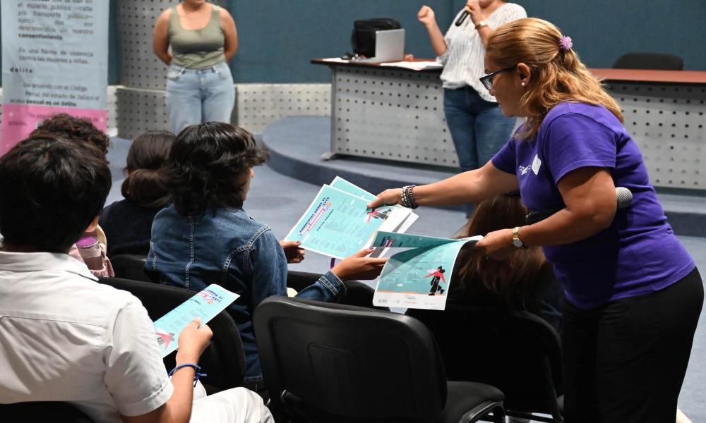 Fortalece CUCosta conciencia estudiantil sobre violencia sexual comunitaria