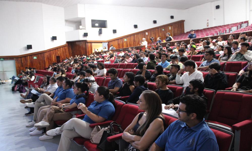 Estudiantes de CUCosta se conectan con líderes de Unlimited Vacation Club en el Día Mundial del Turismo