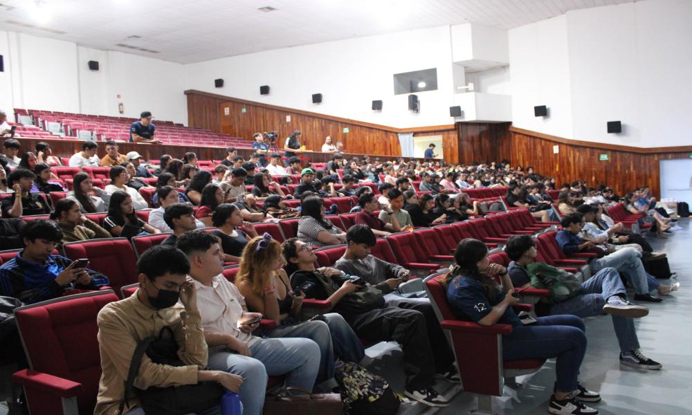 Estudiantes de CUCosta se conectan con líderes de Unlimited Vacation Club en el Día Mundial del Turismo