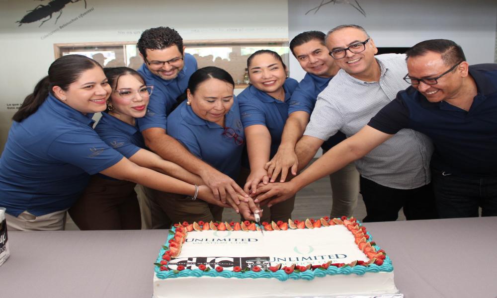 Estudiantes de CUCosta se conectan con líderes de Unlimited Vacation Club en el Día Mundial del Turismo