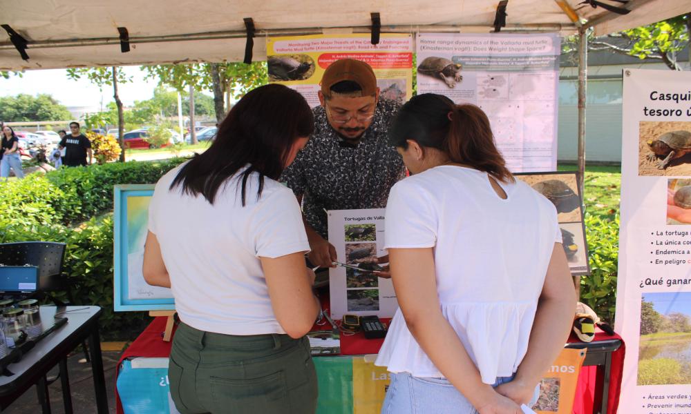 Celebra CUCosta el Día Mundial de los Animales con la Feria Ambiental