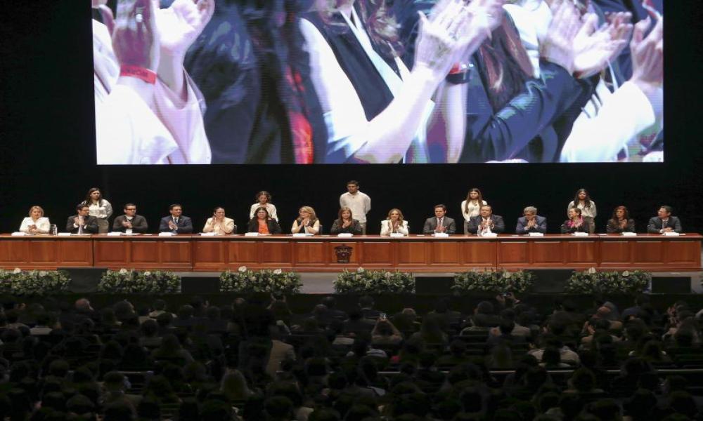 Destacan 14 estudiantes del CUCosta con el Premio CENEVAL al Desempeño de Excelencia EGEL 2025