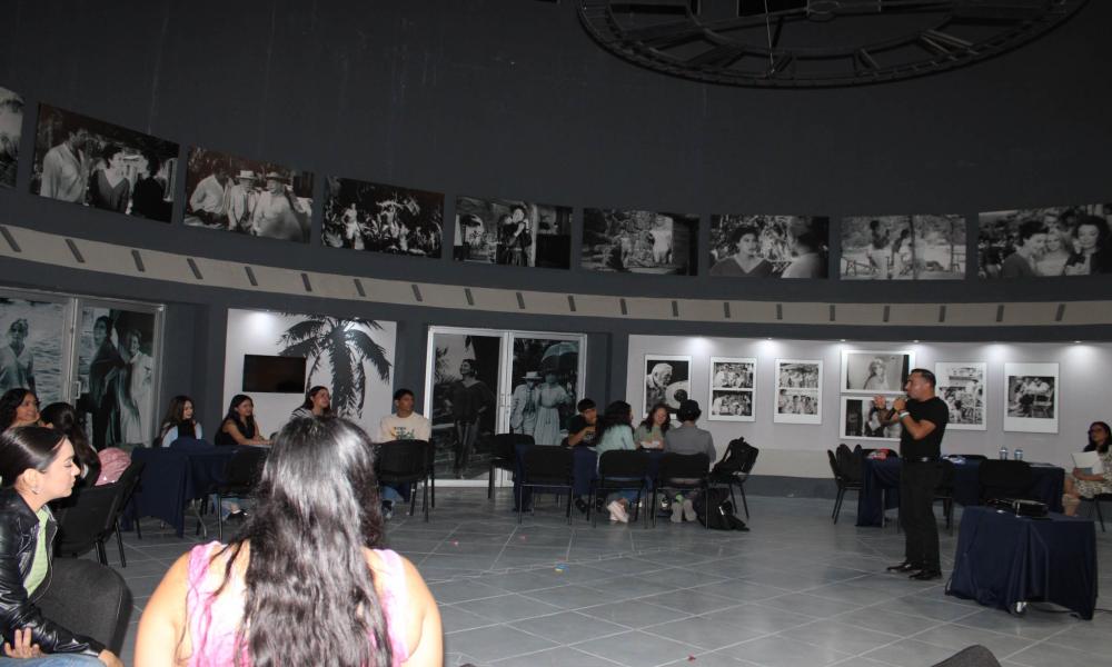 El CUCosta fortalece la formación emprendedora con talleres, conversatorios y presentación de proyectos de negocios