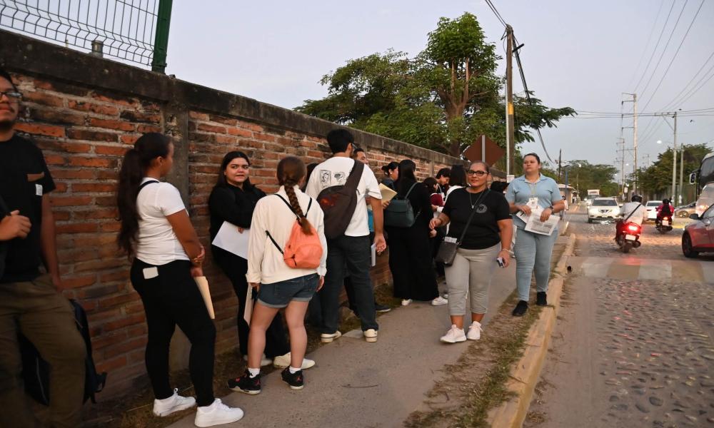 437 estudiantes del calendario 2025-B presentan el EGEL Plus de Ceneval en CUCosta