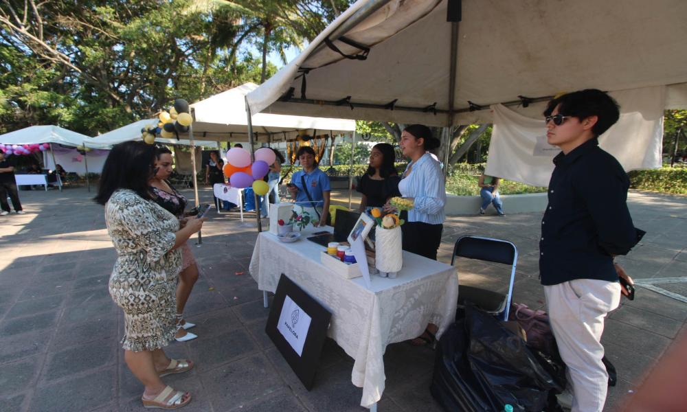 El CUCosta fortalece la formación emprendedora con talleres, conversatorios y presentación de proyectos de negocios