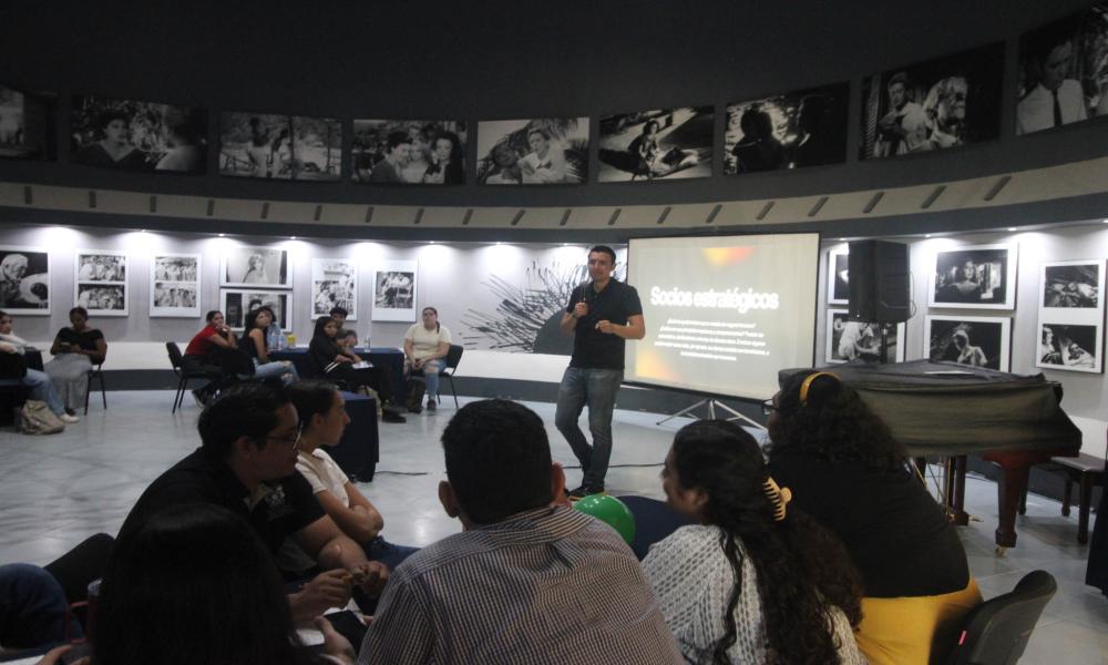 El CUCosta fortalece la formación emprendedora con talleres, conversatorios y presentación de proyectos de negocios