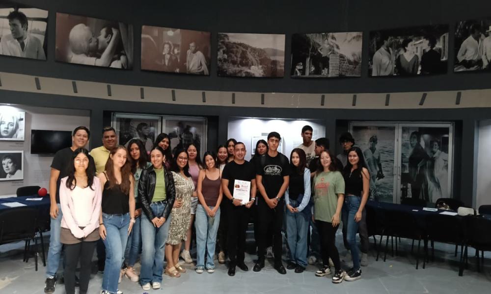 El CUCosta fortalece la formación emprendedora con talleres, conversatorios y presentación de proyectos de negocios