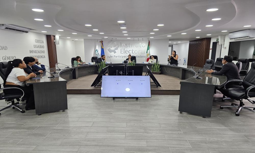 Estudiante del CUCosta obtiene el primer lugar en competencia estatal de Derecho Electoral