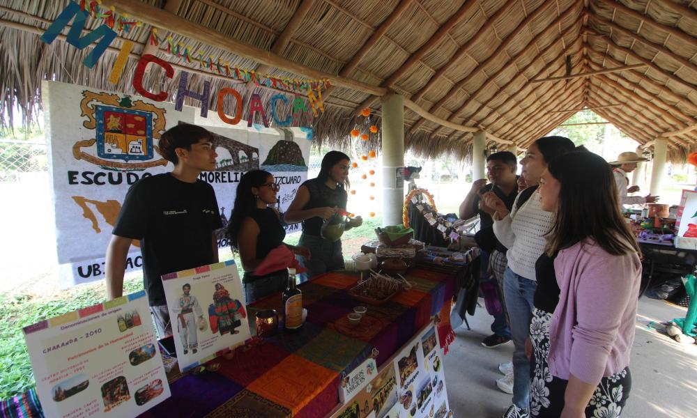 Estudiantes participan en el XXII Campamento de Recreación, Cultura Física y Deportes