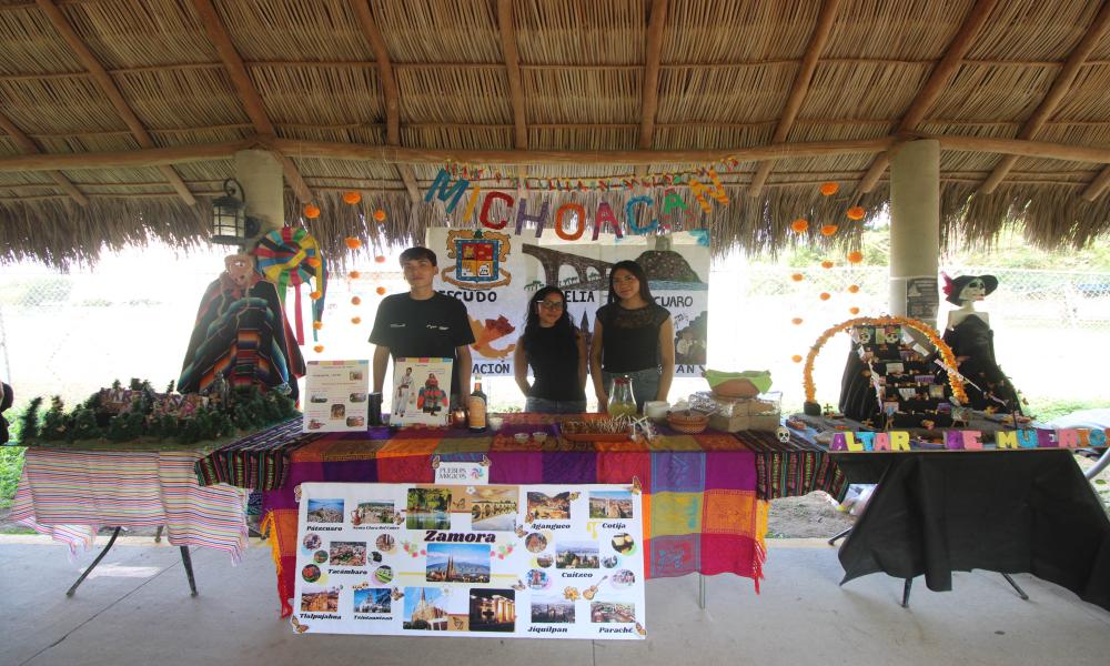Estudiantes participan en el XXII Campamento de Recreación, Cultura Física y Deportes