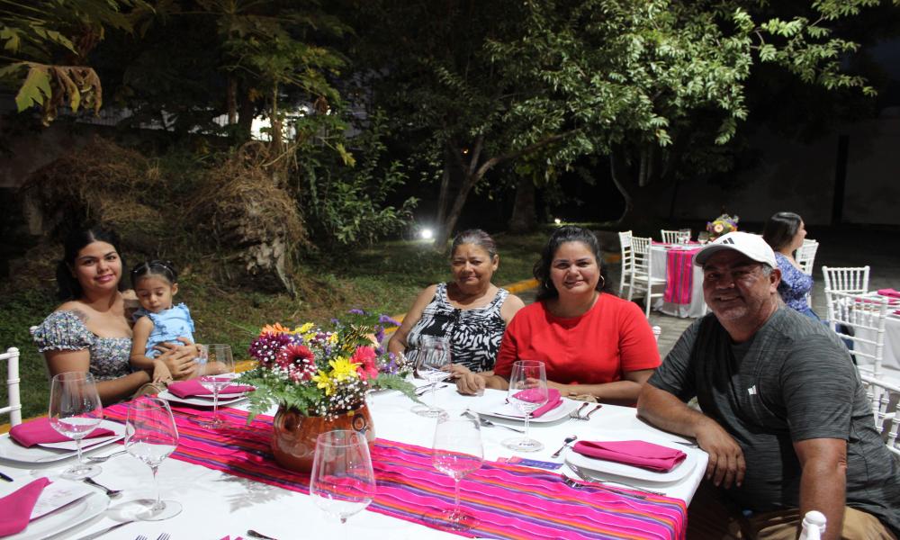 Estudiantes de Ciencias y Artes Culinarias presentan la cena especial “Sabor y Raíz”