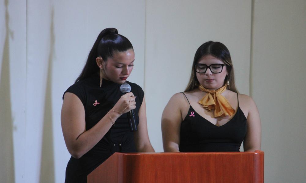 Estudiantes y expertos participaron en el Simposio de la Mujer y el Recién Nacido