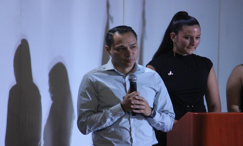 Estudiantes y expertos participaron en el Simposio de la Mujer y el Recién Nacido