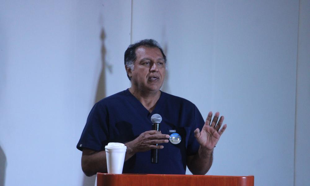 Estudiantes y expertos participaron en el Simposio de la Mujer y el Recién Nacido