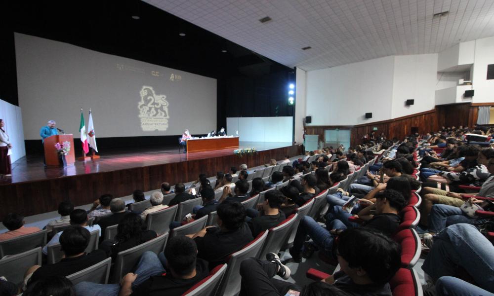 CUCosta celebra 25 años de la Licenciatura en Arquitectura con homenaje a su comunidad académica