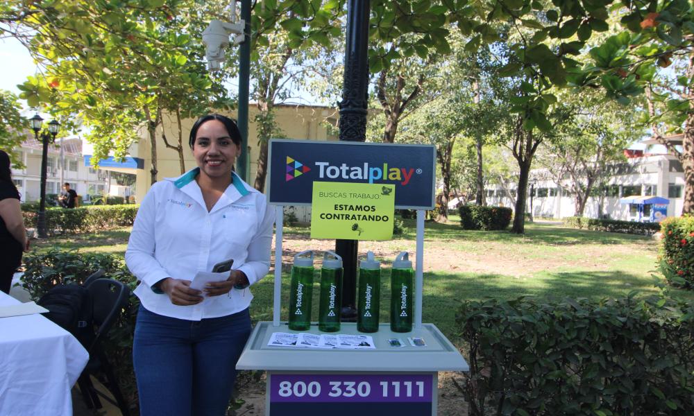 Feria del Empleo en el CUCosta acerca a estudiantes a oportunidades laborales - Total Play