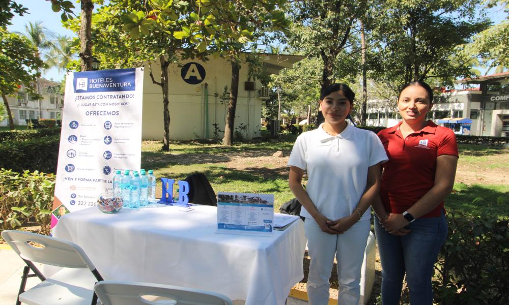 Feria del Empleo en el CUCosta acerca a estudiantes a oportunidades laborales - Hoteles Buenaventura