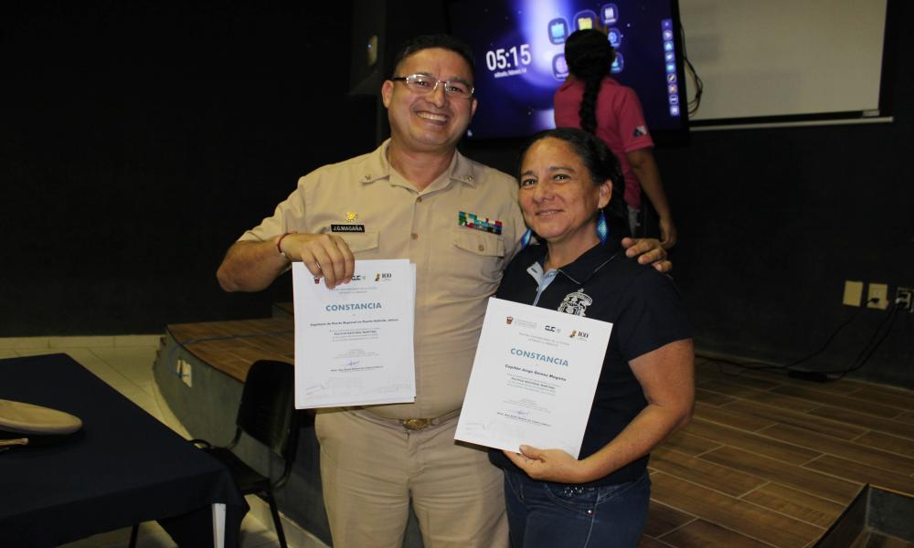 El CUCosta fortalece la formación universitaria con la conferencia “Política Nacional Marítima”