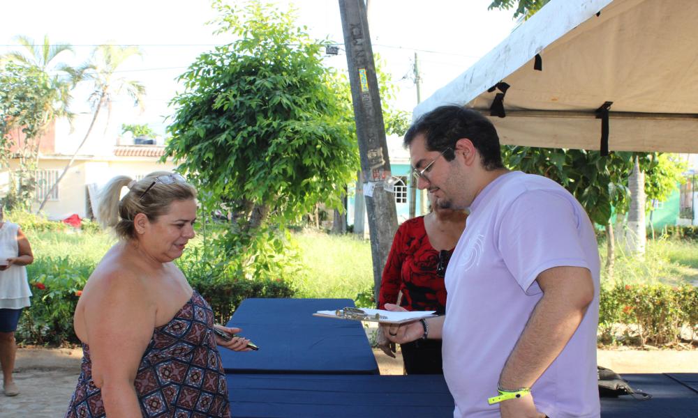 Comunidad universitaria del CUCosta y del CUSur se une en apoyo a familias afectadas por las inundaciones en Villas de Ixtapa