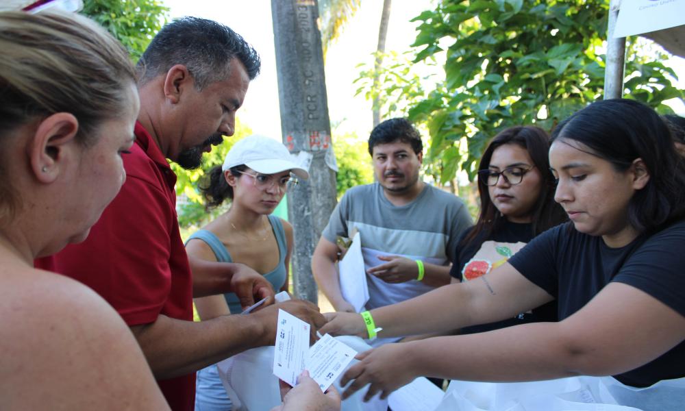 Comunidad universitaria del CUCosta y del CUSur se une en apoyo a familias afectadas por las inundaciones en Villas de Ixtapa