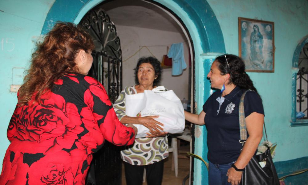 Comunidad universitaria del CUCosta y del CUSur se une en apoyo a familias afectadas por las inundaciones en Villas de Ixtapa