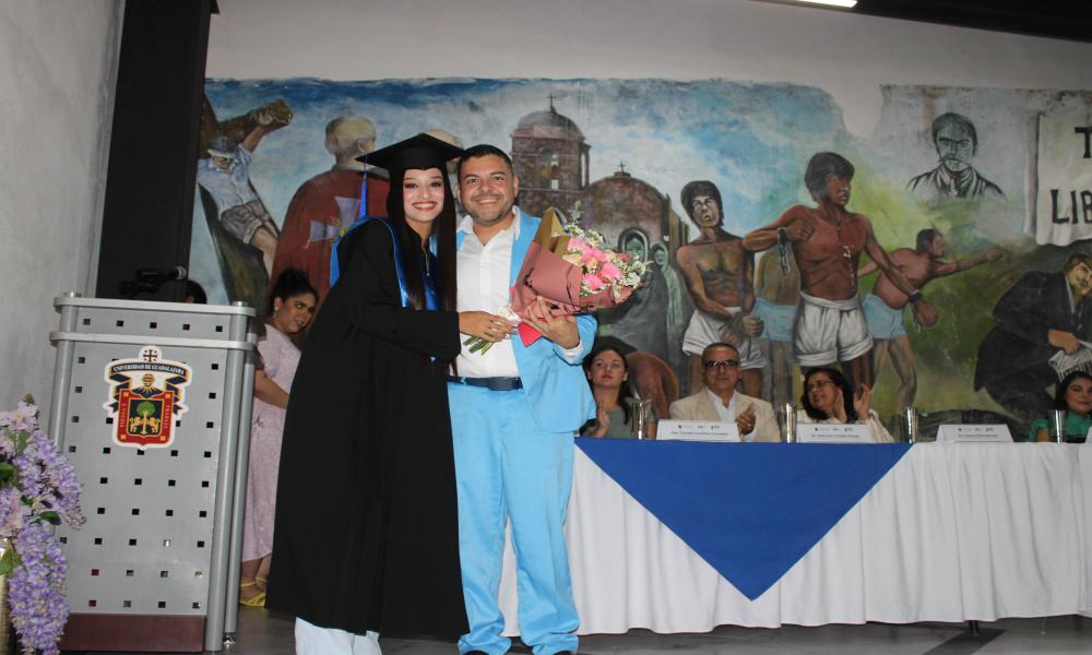 Se gradúan 17 nuevos profesionales en la Sede Tomatlán del CUCosta