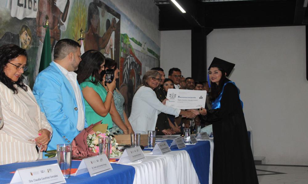 Se gradúan 17 nuevos profesionales en la Sede Tomatlán del CUCosta