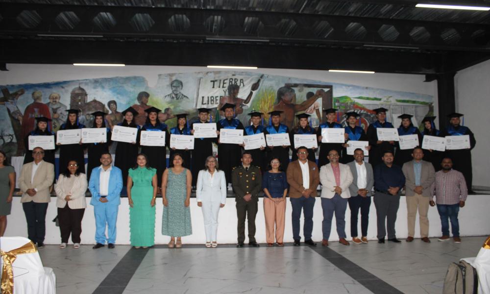 Se gradúan 17 nuevos profesionales en la Sede Tomatlán del CUCosta