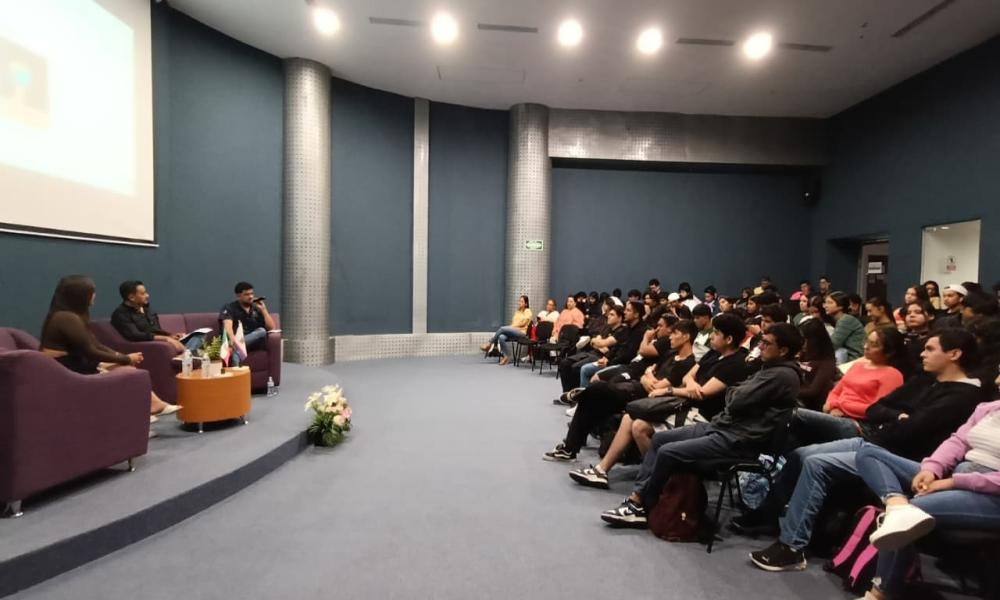 El CUCosta fortalece la formación emprendedora con talleres, conversatorios y presentación de proyectos de negocios