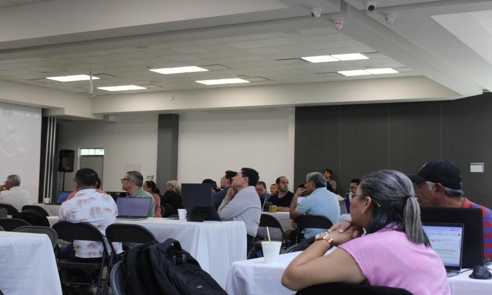 CUCosta primer centro UDG en impartir talleres de IAG aplicada a la docencia