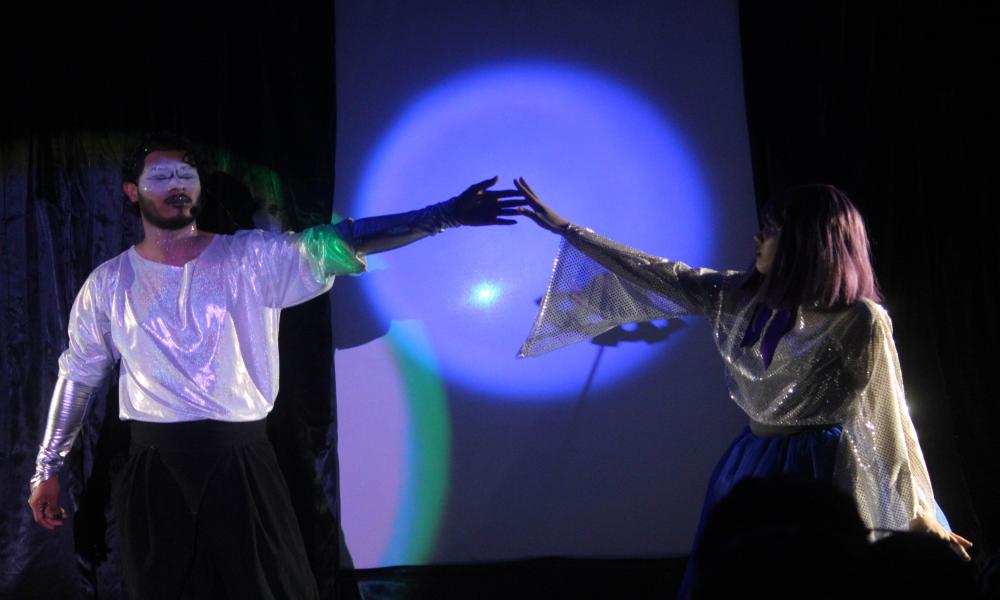 Estudiantes de Artes Visuales brillan con la obra “La Quinta Esencia”