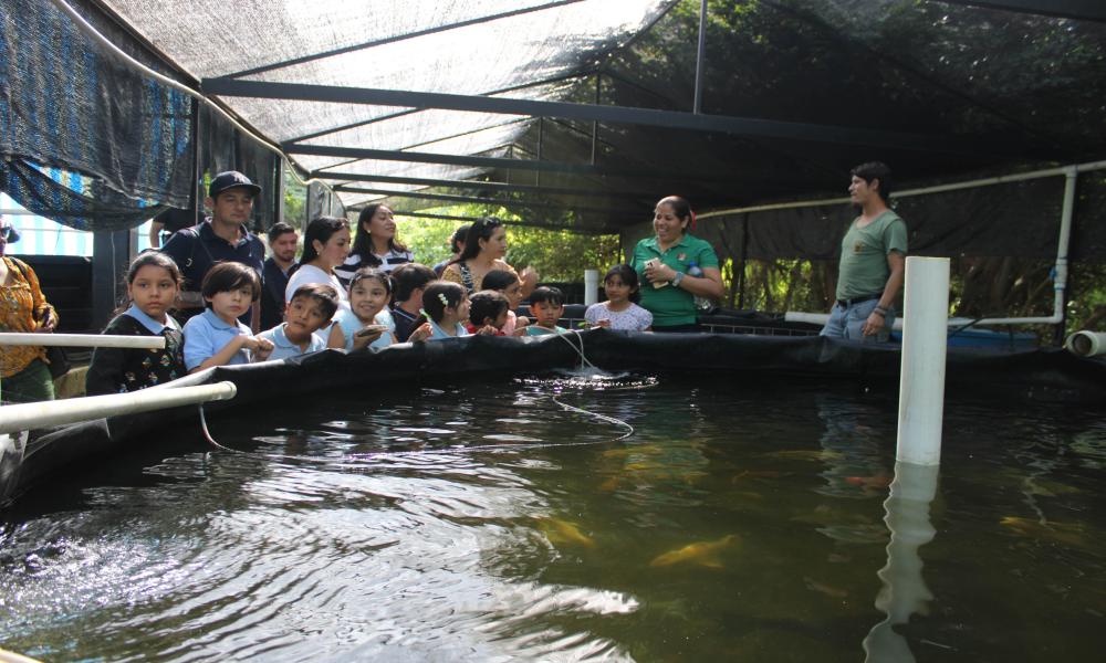 Estudiantes de la Escuela Primaria Ignacio Allende visitan laboratorios del CUCosta