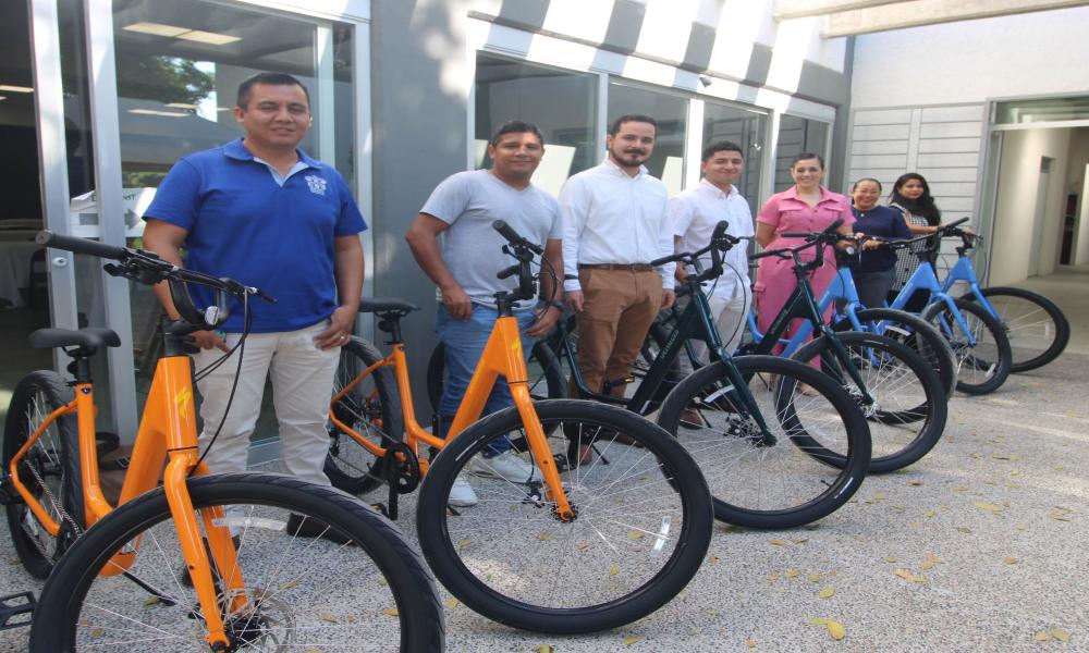 Personal de Servicios Generales - entrega de equipo de movilidad