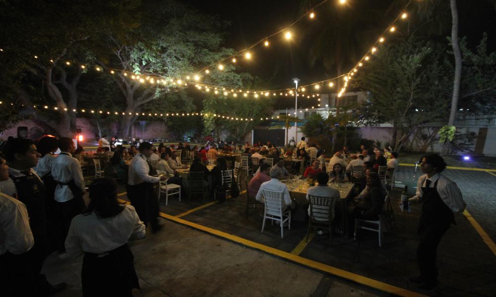 Celebran directivos de CUCosta su tradicional Cena Navideña 2025