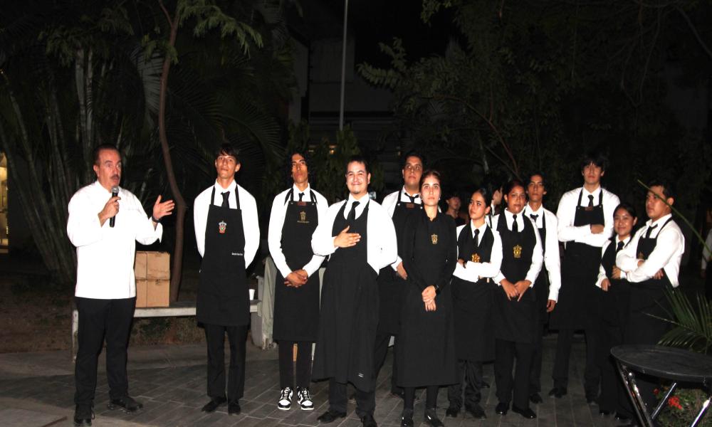 Mtro. Luis del Sordo, ofreció un agradecimiento especial a los estudiantes de distintos semestres