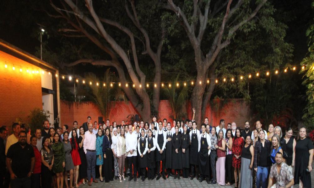 Celebran directivos de CUCosta su tradicional Cena Navideña 2025