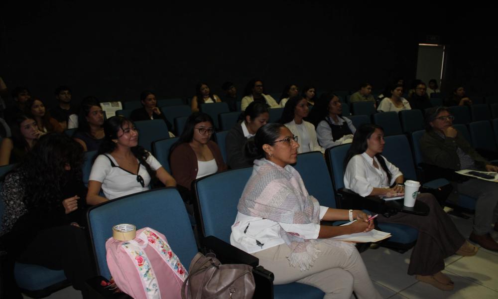 Estudiantes presentan avances de investigación en el 6.º Coloquio de Investigación para el Diseño