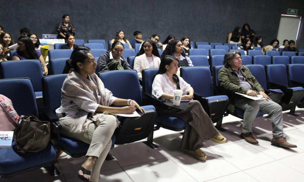 Estudiantes presentan avances de investigación en el 6.º Coloquio de Investigación para el Diseño
