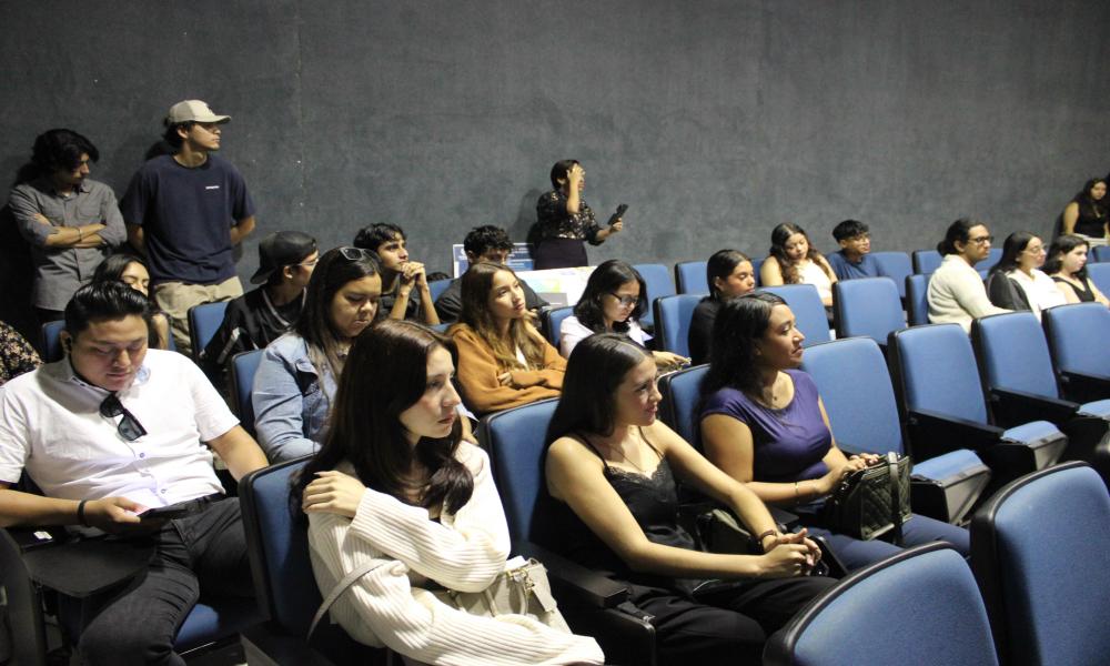 Estudiantes presentan avances de investigación en el 6.º Coloquio de Investigación para el Diseño