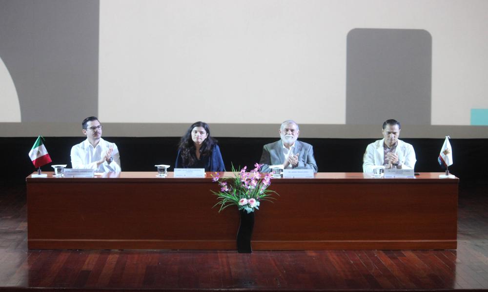 CUCosta celebra imposición de batas y elección de plazas de internado