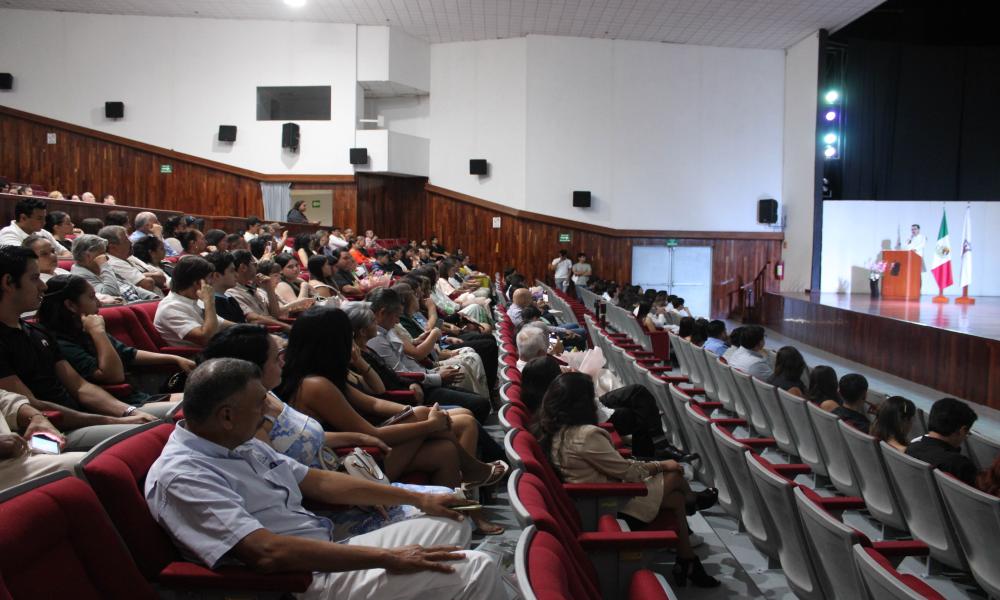 CUCosta celebra imposición de batas y elección de plazas de internado