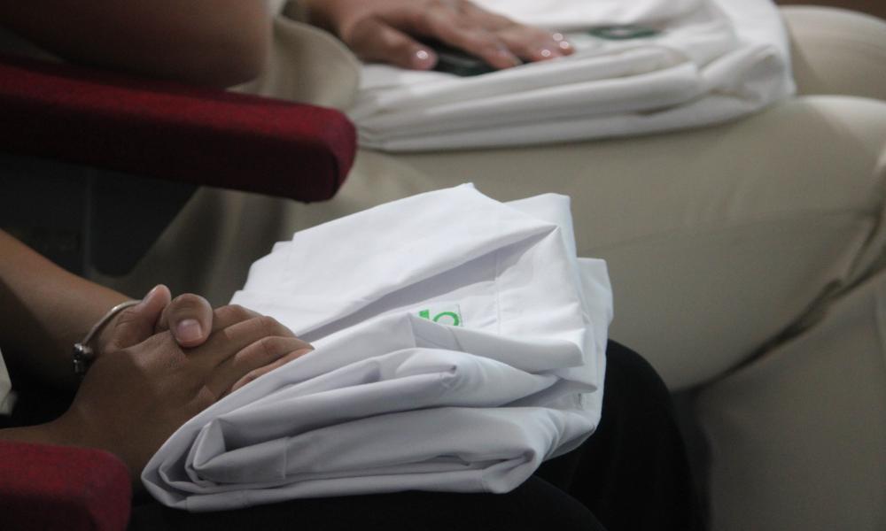 CUCosta celebra imposición de batas y elección de plazas de internado