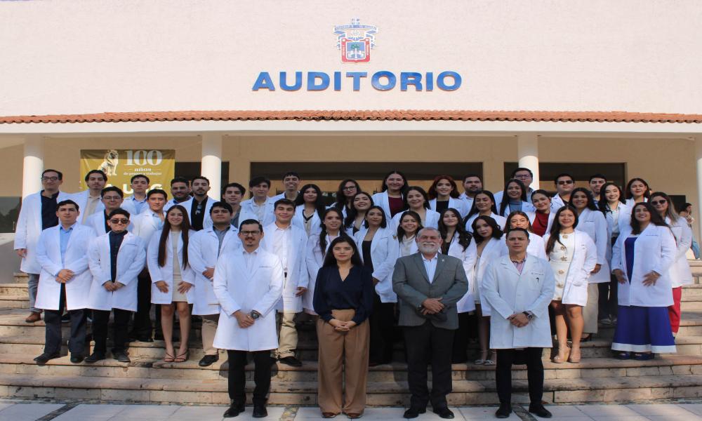 CUCosta celebra imposición de batas y elección de plazas de internado