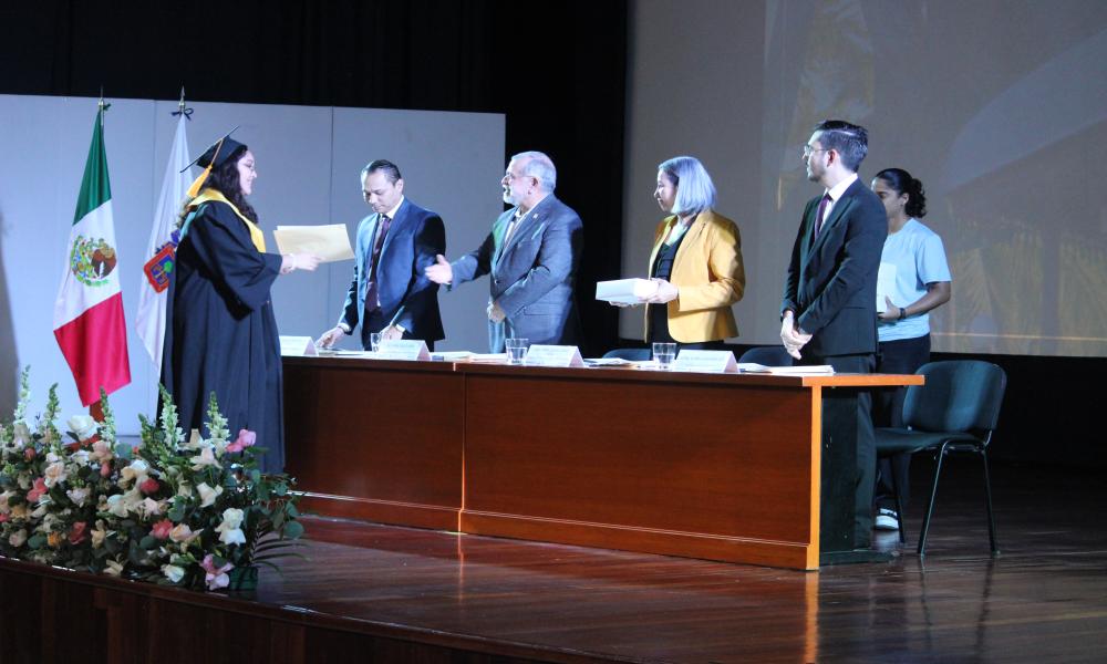 Egresan 43 estudiantes de la XXIX Generación de Médico Cirujano y Partero en CUCosta