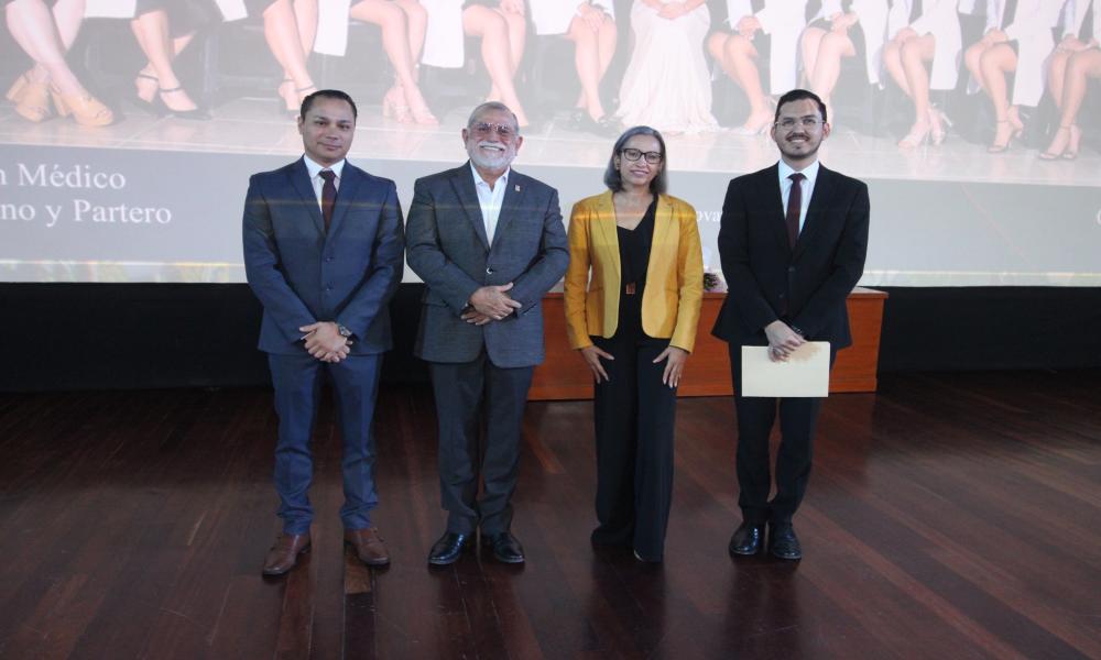Egresan 43 estudiantes de la XXIX Generación de Médico Cirujano y Partero en CUCosta