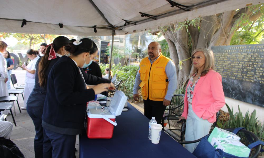 Vacunación contra sarampión continúa ante gran demanda; se aplicaron 500 dosis en CUCosta