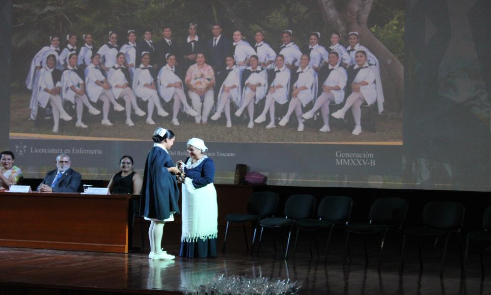 XXXI Generación de Licenciatura en Enfermería del CUCosta celebra su acto académico