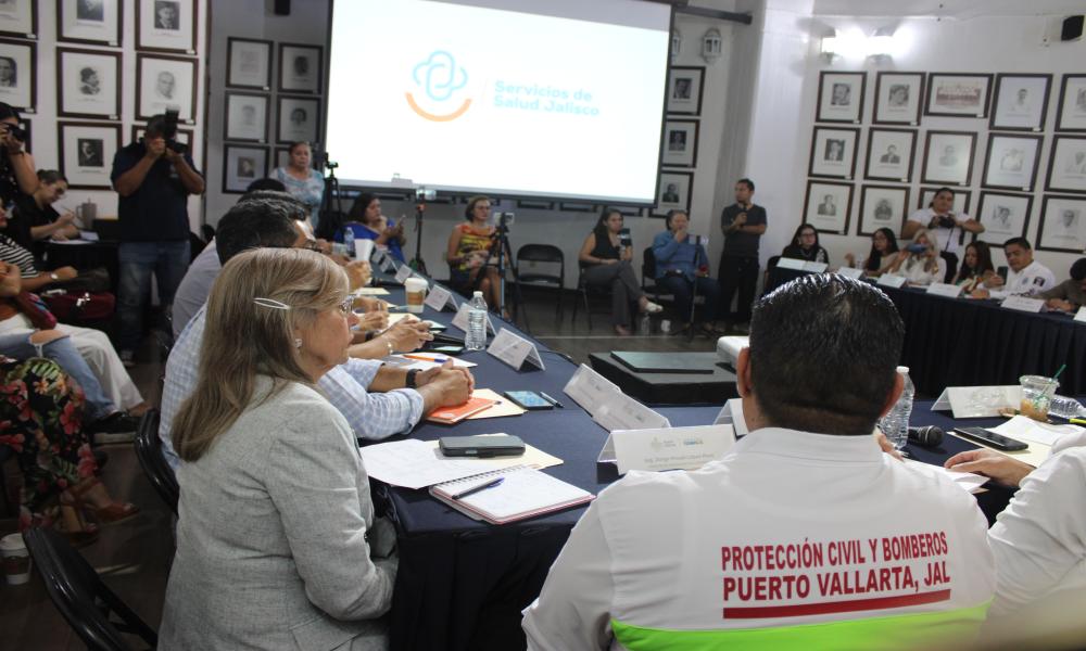 La UdeG participa en la estrategia municipal de vacunación contra el sarampión en Puerto Vallarta 